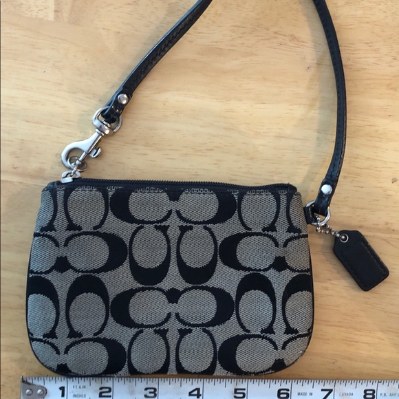 Coach wristlet - Picture 2 of 5